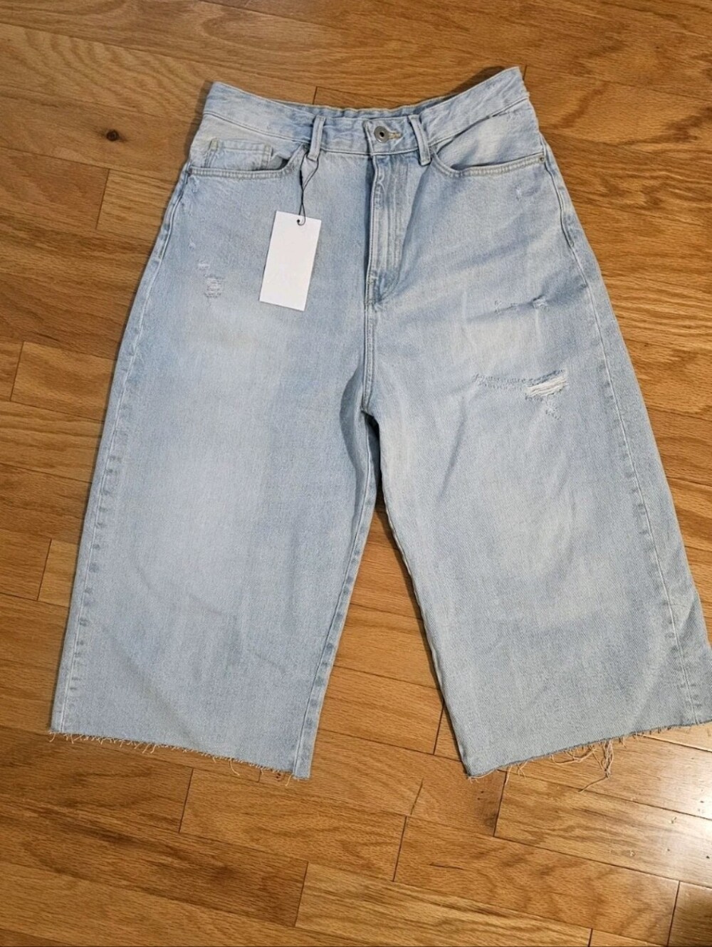 Zara High Rise Light Wash Long Denim Shorts US8 NWT - Retail $50 -revolve - Picture 6 of 9